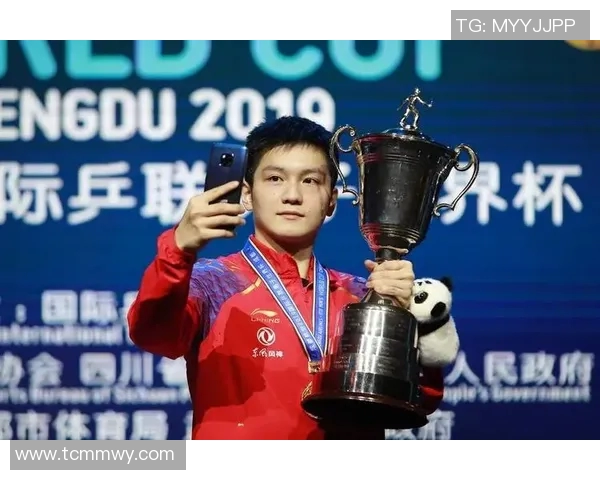 世界杯最佳球员荣誉背后的故事与传奇成就解析